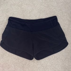 Size 6 lululemon speed up short 2.5